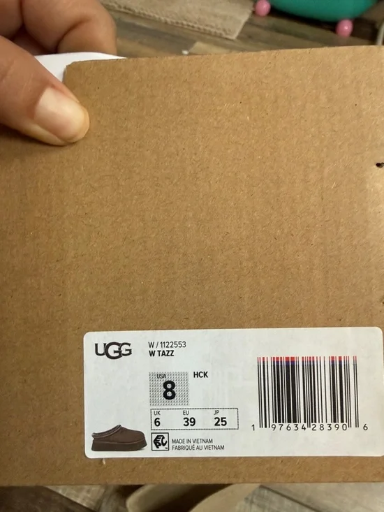 UGG tazz slippers - Picture 8 of 8